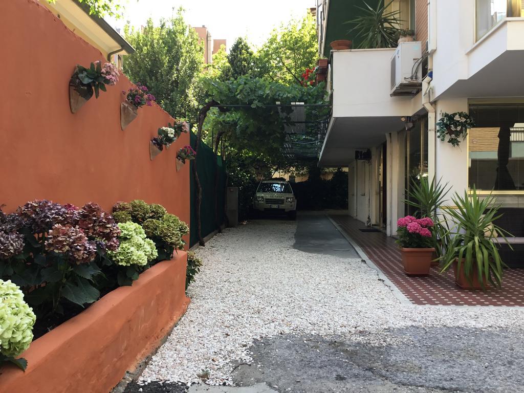 Hotel Mirella 里米尼 外观 照片