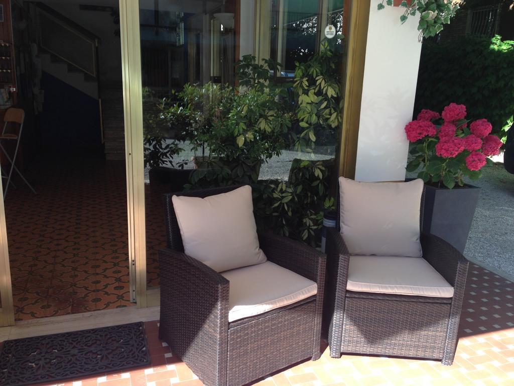 Hotel Mirella 里米尼 外观 照片